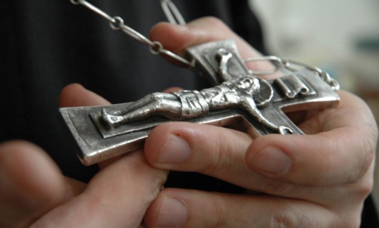 «Да какой ты мне отец? Ты же сын мой!» Как священник снова Васькой стал