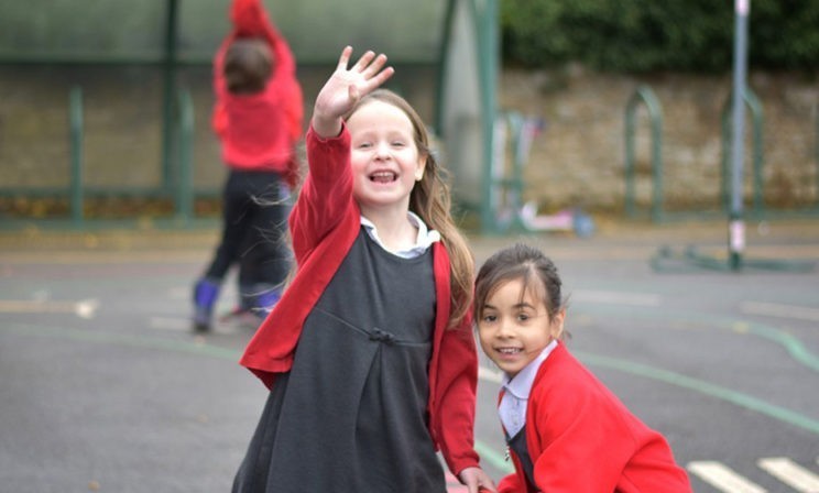 «Будь первым – встань рядом с тем, кого обижают». Как научить ребенка бороться с травлей и защищать других