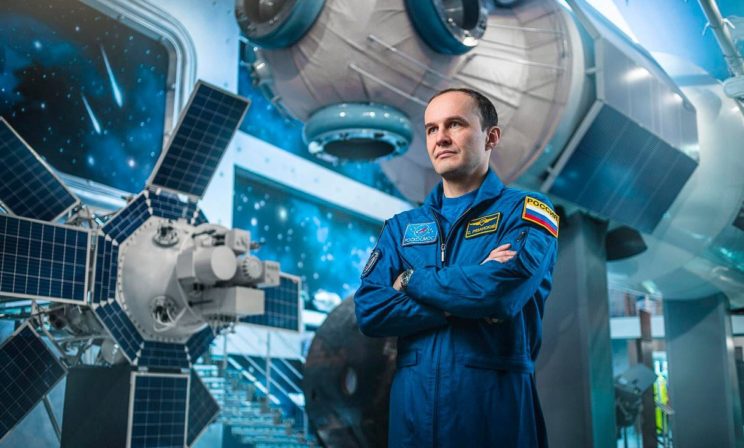 “Прыгаешь с парашютом, решаешь задачу и диктуешь ответ”. Как стать космонавтом