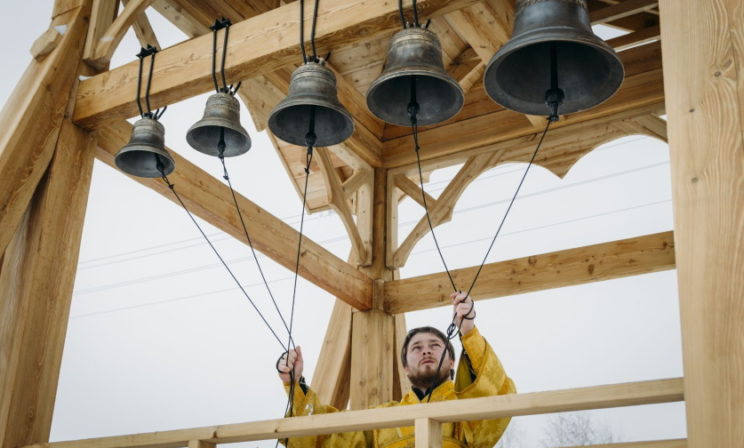 БлАговест, а не благовЕст. Как на самом деле нужно произносить церковные термины