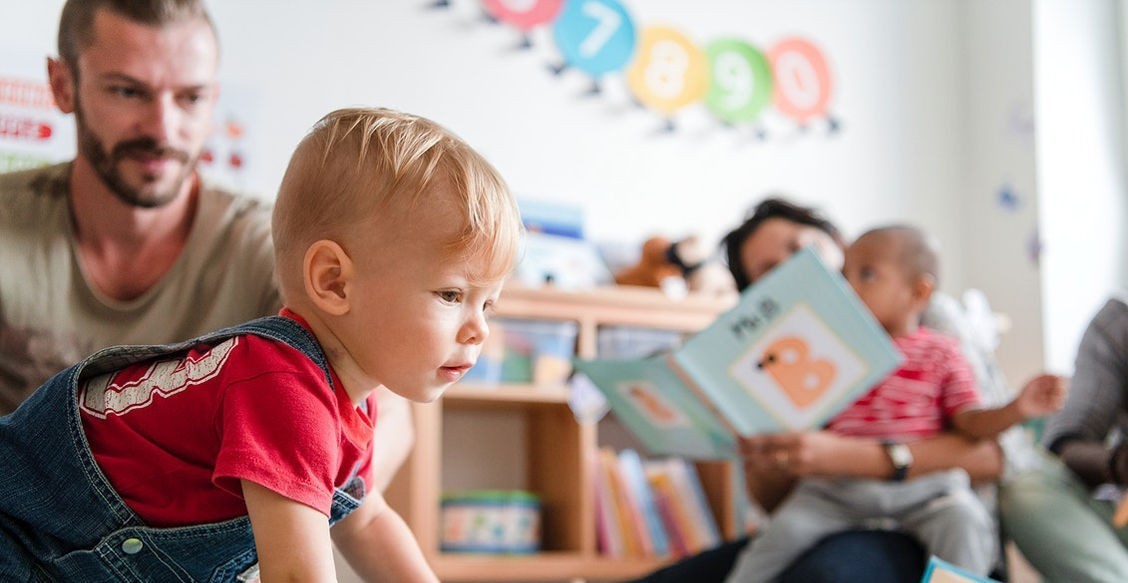 Вы мужчина? Попробуйте сказать на работе, что вам надо посидеть с ребенком