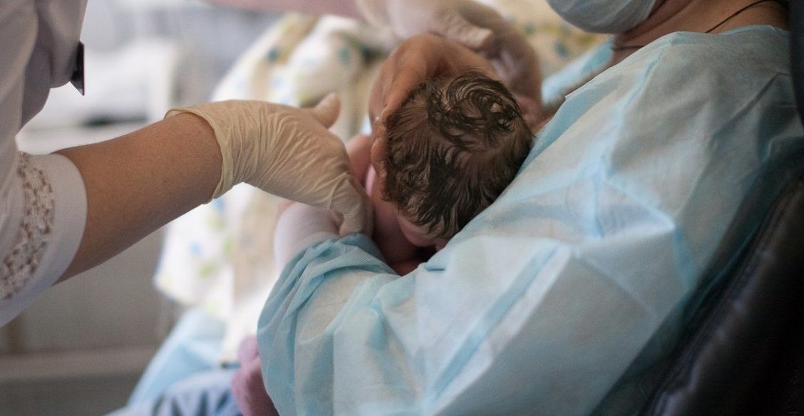 “А тебе это точно надо?” Как я пошел на роды вместе со своей женой