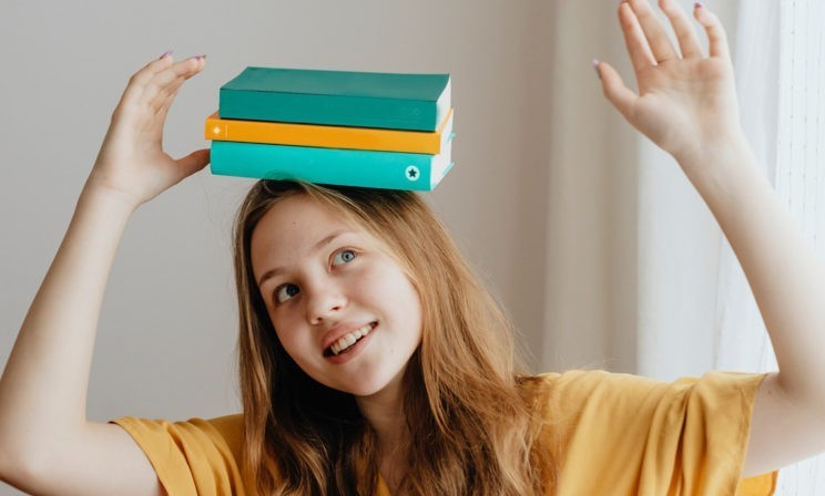 Приколы, «пирожки» и просьба быть проще. Как вместе с языком меняются ценности, а культура становится игрой