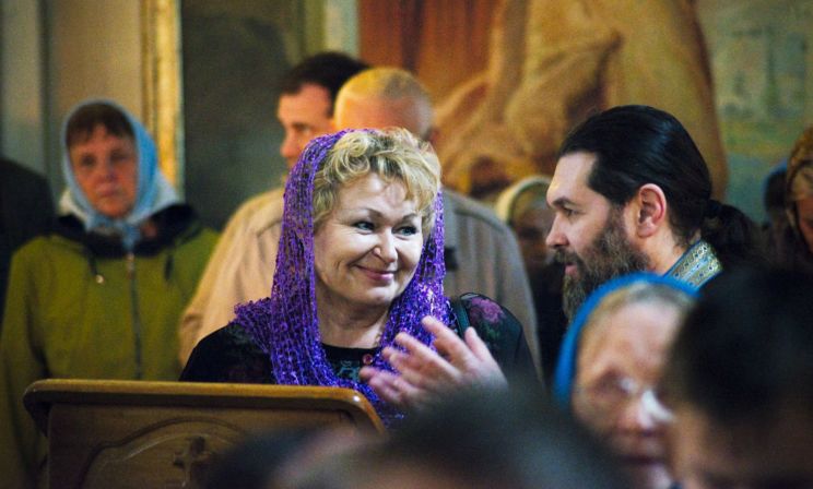 “Если священник не умеет дружить, общины не получится”. И почему иногда в храме не готовы принять посторонних