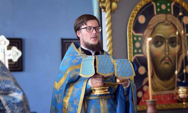 “В Церковь ходишь? А ну, расскажи!” О чем говорили неформалы с парнями в олимпийках