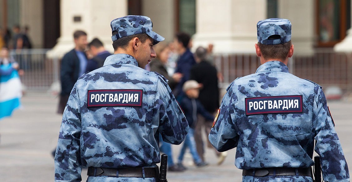 «И тут из машины вышли двое в форме Росгвардии». Как моя пенсионерка влезла в очередную историю