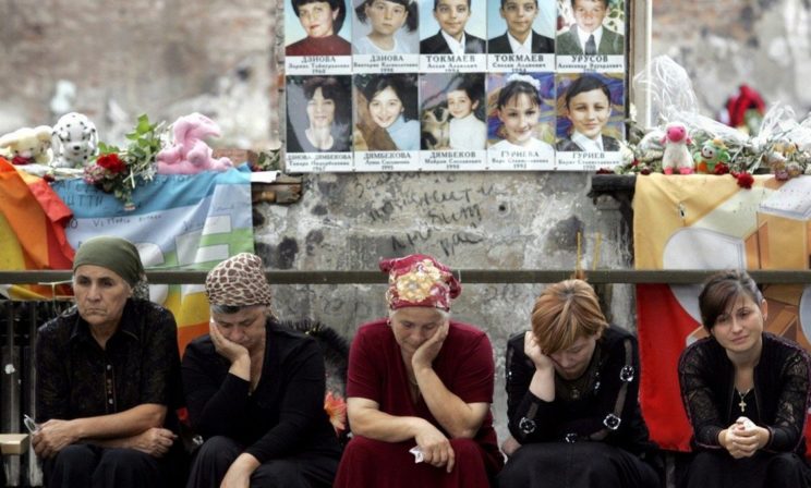 «Похоронить своих детей и просто жить дальше». Почему матери Беслана в очередной раз унижены и оплеваны