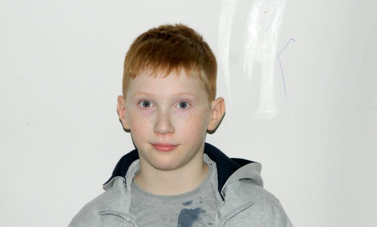 «Ба, почему меня мама бросила?» Арсений отстает в развитии, но бабушка хочет разобраться в причинах