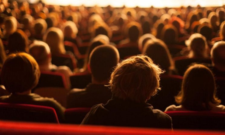 «Не просто смотрят кино, они его рассматривают». Фестиваль «Край света» и жизнь, которая не описана никем