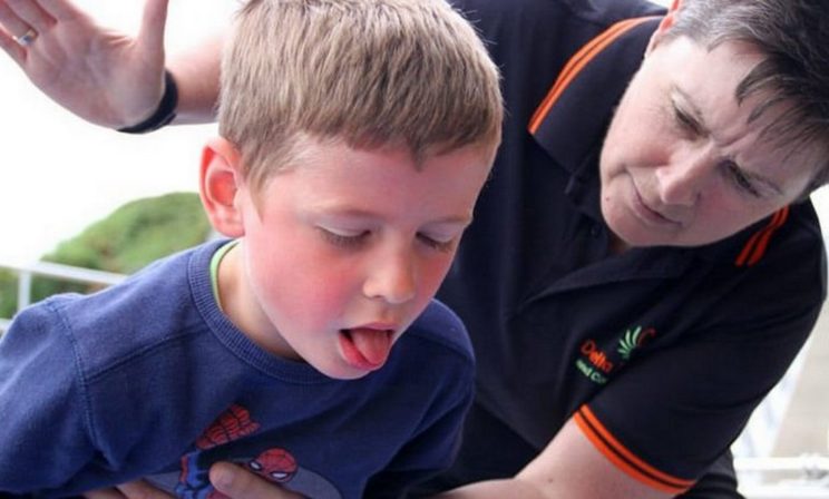 ребенок подавился