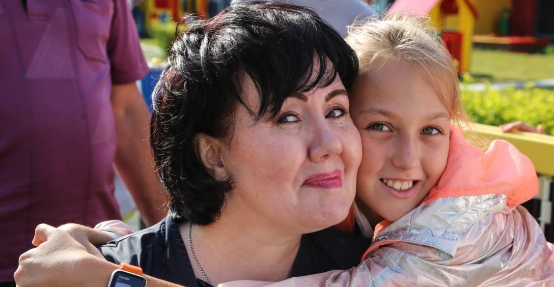 «Если ты несчастна, то не имеешь права работать с детьми». Она создала школу журналистики, сидя в инвалидной коляске