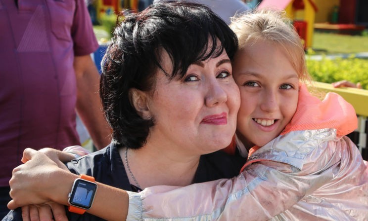 «Если ты несчастна, то не имеешь права работать с детьми». Она создала школу журналистики, сидя в инвалидной коляске