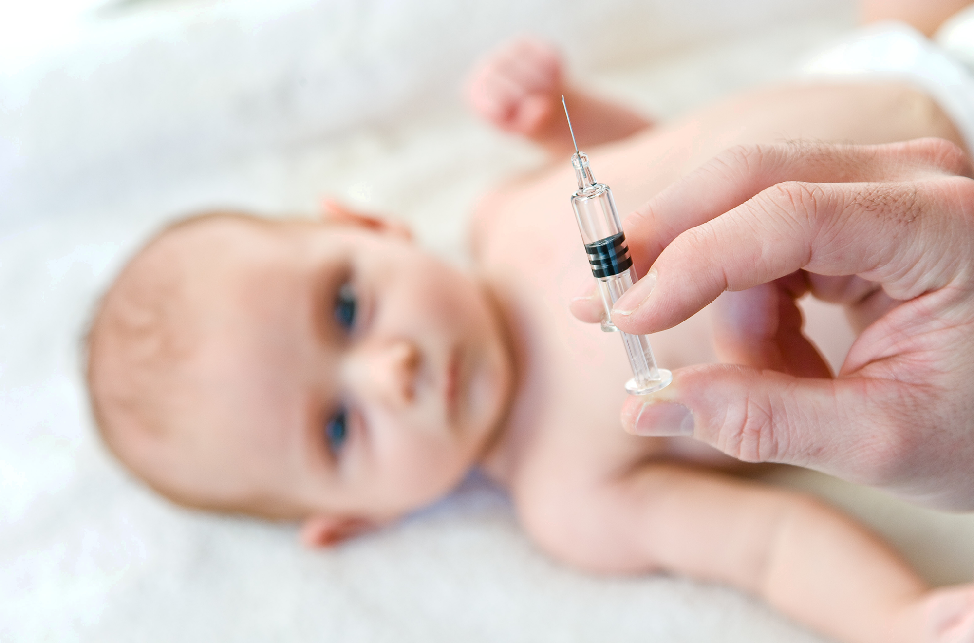 Вместо вакцины. Вакцинация БЦЖ новорожденному. Прививка БЦЖ новорожденному. Вакцинация недоношенных БЦЖ БЦЖ.