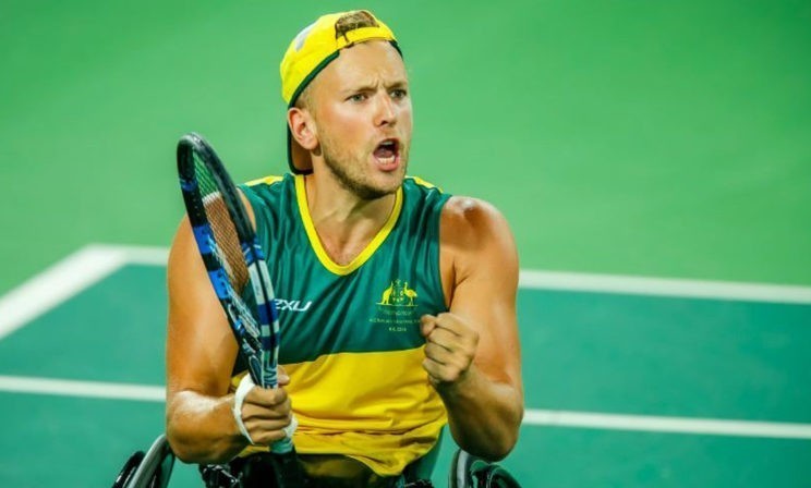 «Я хочу доказать миру, что могу все». Подросток в инвалидной коляске стал звездой большого тенниса