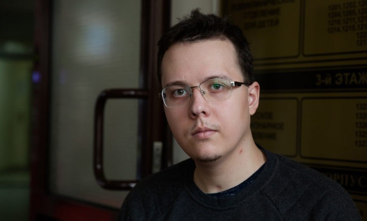 «Мы начали все заново, как с младенцем». Для молодого парня плановая операция обернулась комой