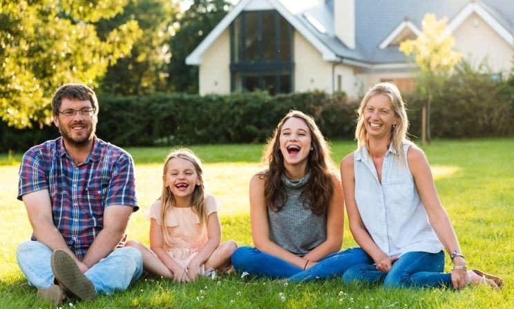 «Мы должны постоянно изображать радость». Как мечта об идеальной семье отравляет нам жизнь