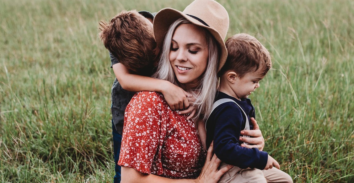 «Старшего сына я люблю больше». Как родительский фаворитизм вредит вашим детям