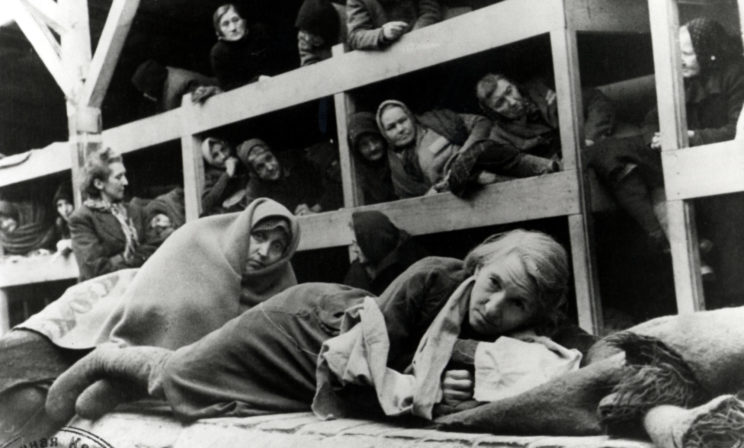 «Я танцую в аду». Как я сумела выжить и сохранить себя в Аушвице