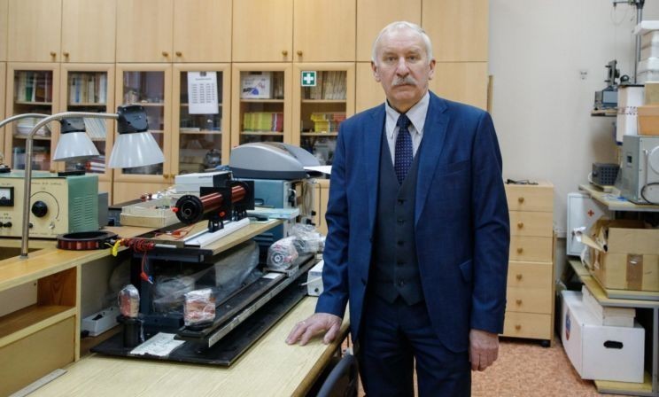 «Например, ребенку нужно сделать робота». Директор бауманской школы – об экзоскелетах, идеальных учителях и отсутствии гарантий
