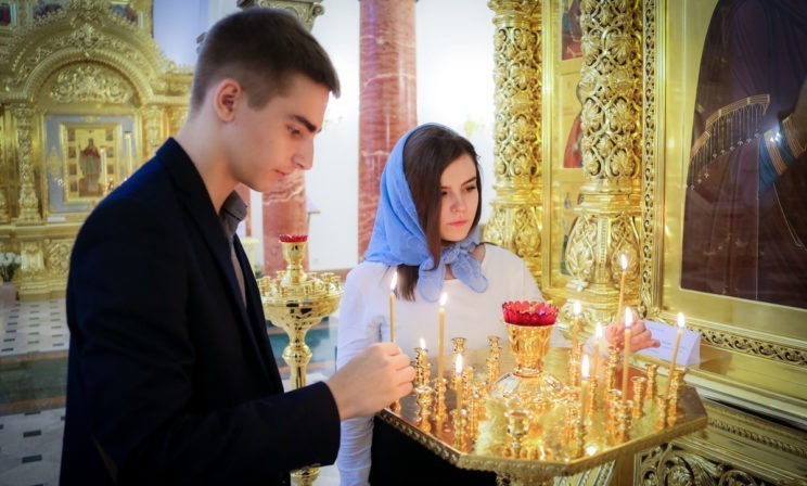 На работе, в кафе и на литургии. Вера 20-летних в эпоху Tinder