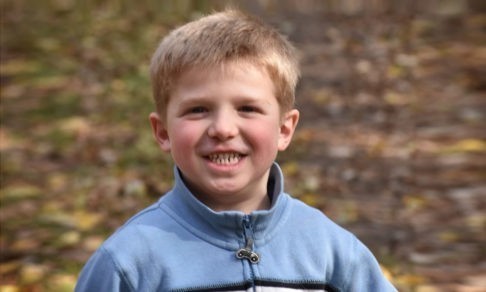 700 человек плакали и кричали от счастья. Пропавшего ребенка нашли живым с помощью дрона с тепловизором