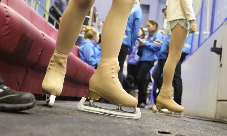 «Тренер сказал, что они - «отстой». Как травят детей, пока родители конкурируют друг с другом