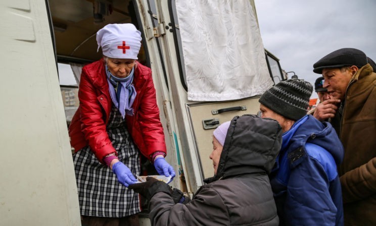 «Мы не брезгуем, мы их знаем». Как сестры милосердия и бездомные становятся друзьями