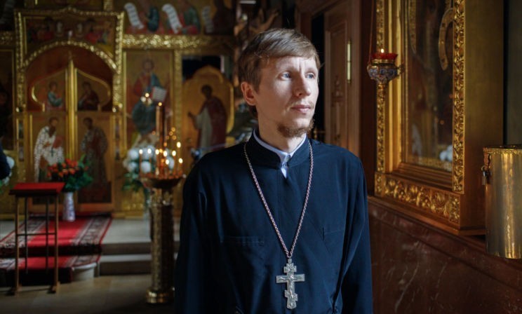 «К людям надо идти, а не ждать их в храме». Темнота, пурга и уныние – но жители Чукотки потянулись к священнику