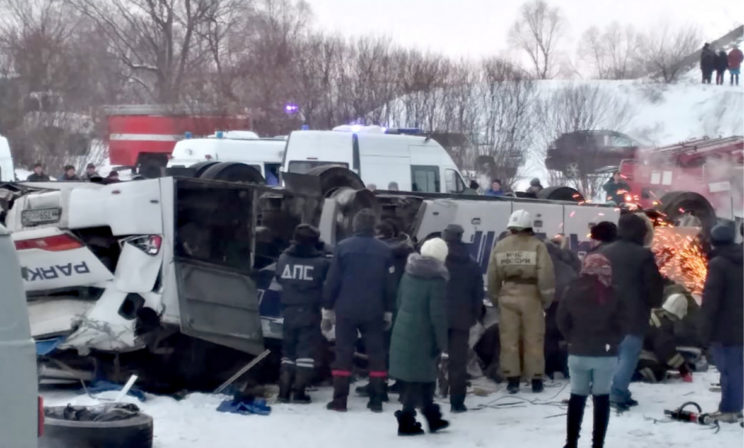 Опытный водитель, лопнувшее колесо, 19 погибших. Что известно о трагическом ДТП в Забайкалье