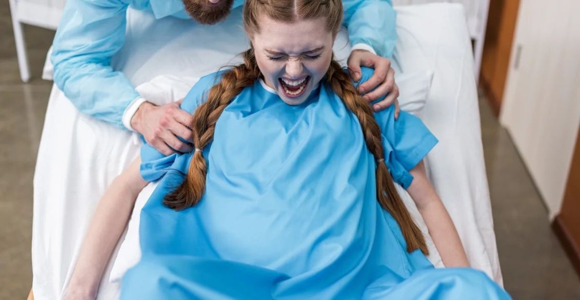 «Просила кесарево, а мне давили на живот». Дело 27-го роддома