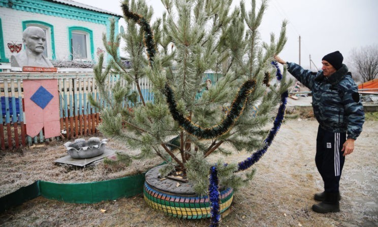 «Хочется, чтобы все оживилось и не было застоя». О чем еще мечтают перед Новым годом жители рязанской деревни