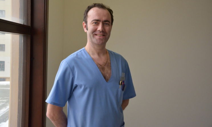 «Это не подвиг, а моя работа». Врач, который трижды спасал пассажиров самолета