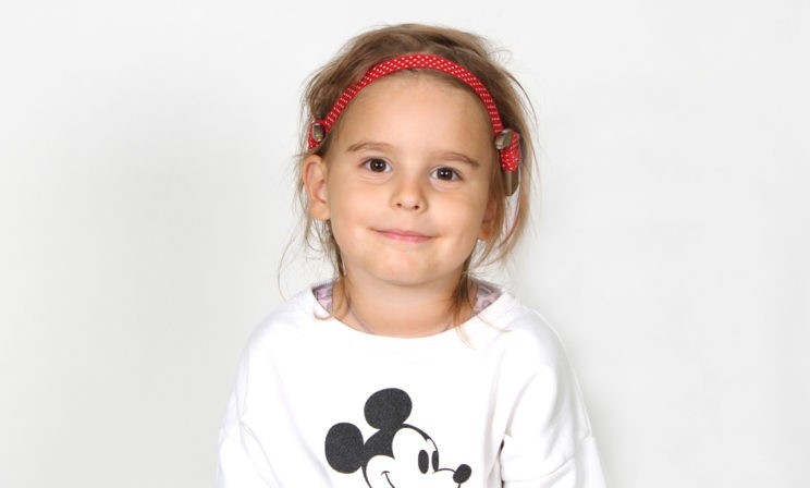 Мозг поврежден. Без аппаратов Вера ничего не слышит