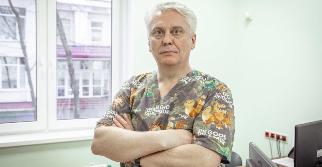 «Никто из врачей не ответил родителям». Что будет с пациентами Михаила Каабака?