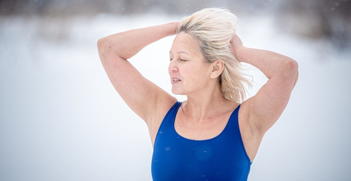 «Чтобы вытерпеть боль, я закапывалась в сугроб». А теперь она ныряет в прорубь и планирует экспедицию в Арктику