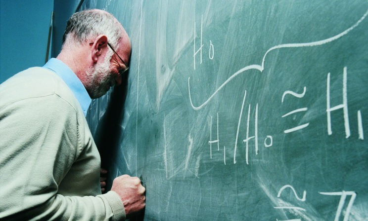 «Лампу для проектора предложили купить за свой счет». Учитель из Кемерова - о нелепых требованиях и пренебрежении