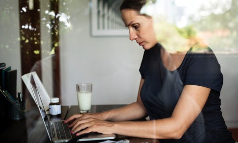 «Ты берешь и пишешь, чтобы не молчать». Что журналист может исправить, даже если устал