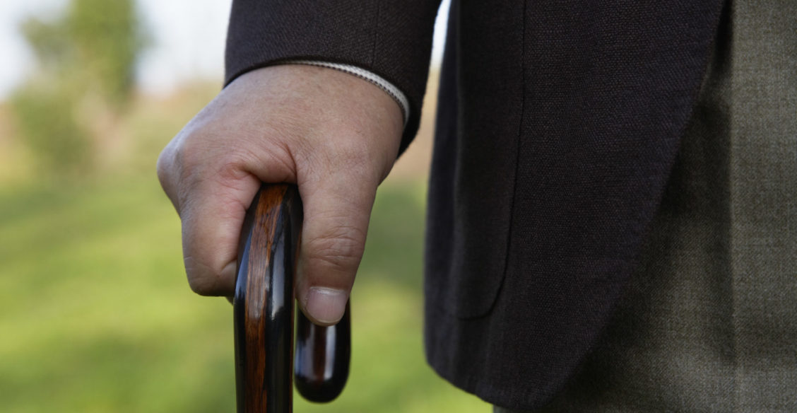 25 лет из-за боли ветеран не расставался с тростью. Как хирург завершил штурм Рейхстага