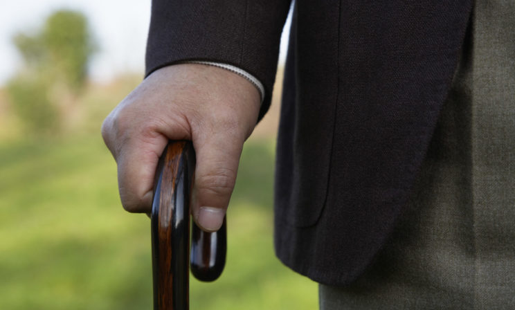 25 лет из-за боли ветеран не расставался с тростью. Как хирург завершил штурм Рейхстага