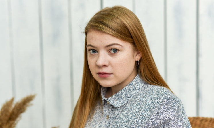 В колледж беру спреи и таблетки. А в перерывах бегаю на квартиру делать ингаляции