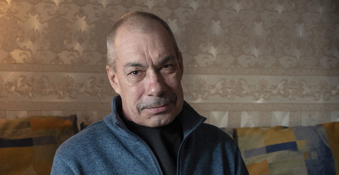 “Медицина в деревнях дошла до дна”. Как хирург, который оперировал женщину ножом и плоскогубцами, борется с раком