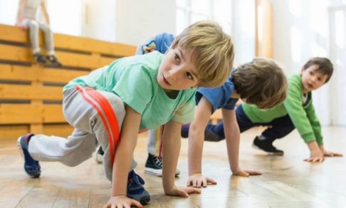 Может ли ребенок с особенностями здоровья не ходить на физкультуру?