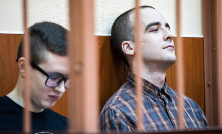 «Мой Юлик выдержал в аду». Как не сойти с ума, когда твоего сына пытают, а ты не можешь ему помочь