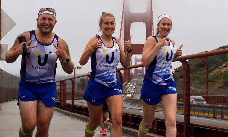 «Рак отнял у меня отца и мать». Она пробежала 6000 километров за 49 дней в память о родителях