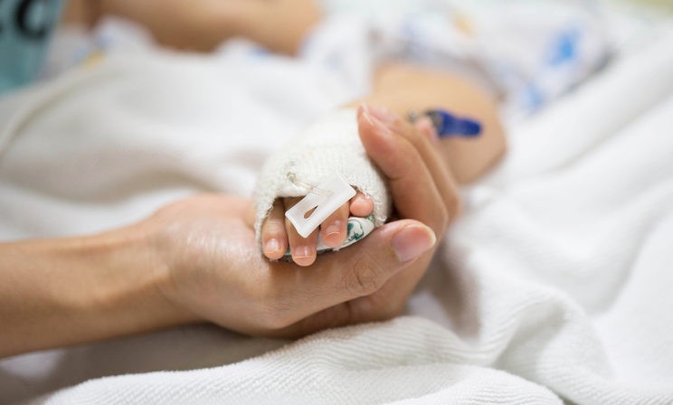 «От дженерика стало хуже — трехлетний Миша падал от слабости». В Братске ребенок умер, не дождавшись лекарств