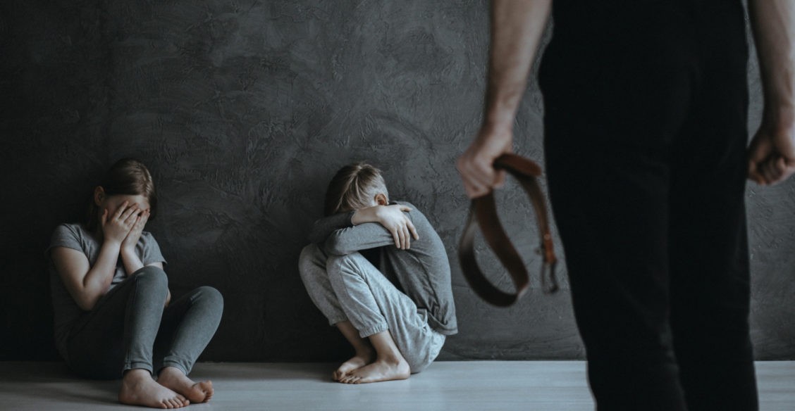 Право бить. Кто и зачем вещает о пользе ремня