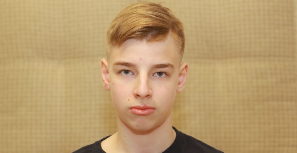 Кровь, боли и язвы в стенке кишки. Матвею жизненно важно продолжать лечение