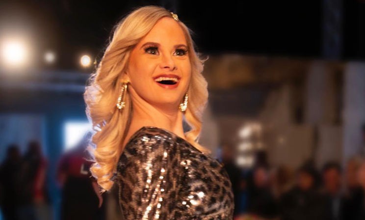 «Когда я вышла на подиум, все аплодировали». Как модель с синдромом Дауна покорила Нью-Йорк