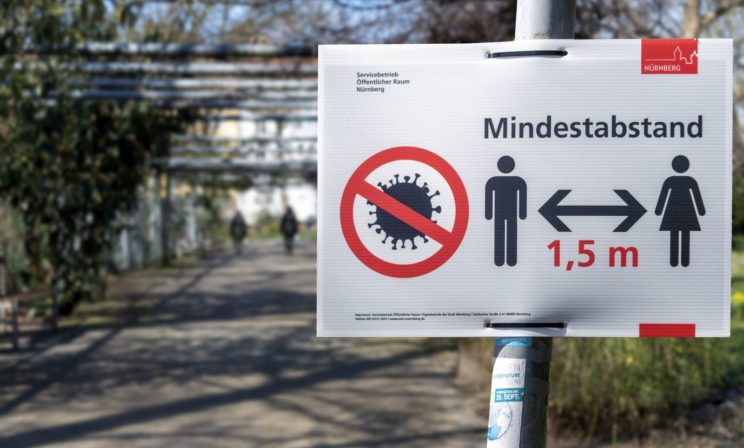 «Немцы дисциплинированные, сказано им сидеть по домам – и все сидят». Очевидец - о карантине и низкой смертности