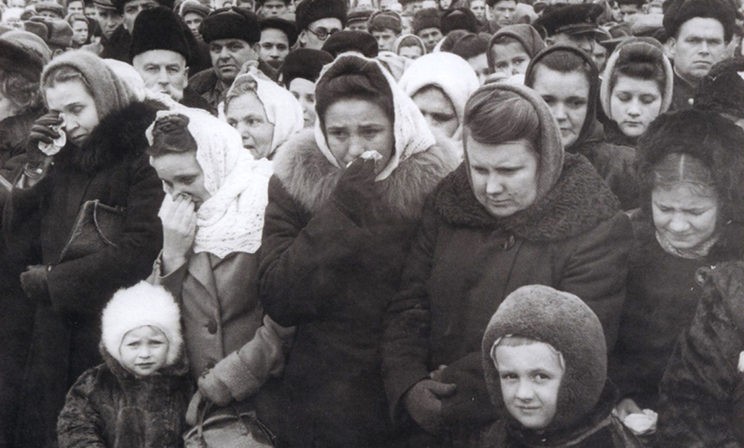 Я намазала глаза слюнями - плакать о Сталине не получалось